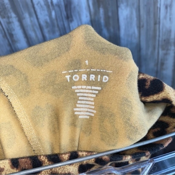 Torrid Leopard Leggings - Picture 5 of 5